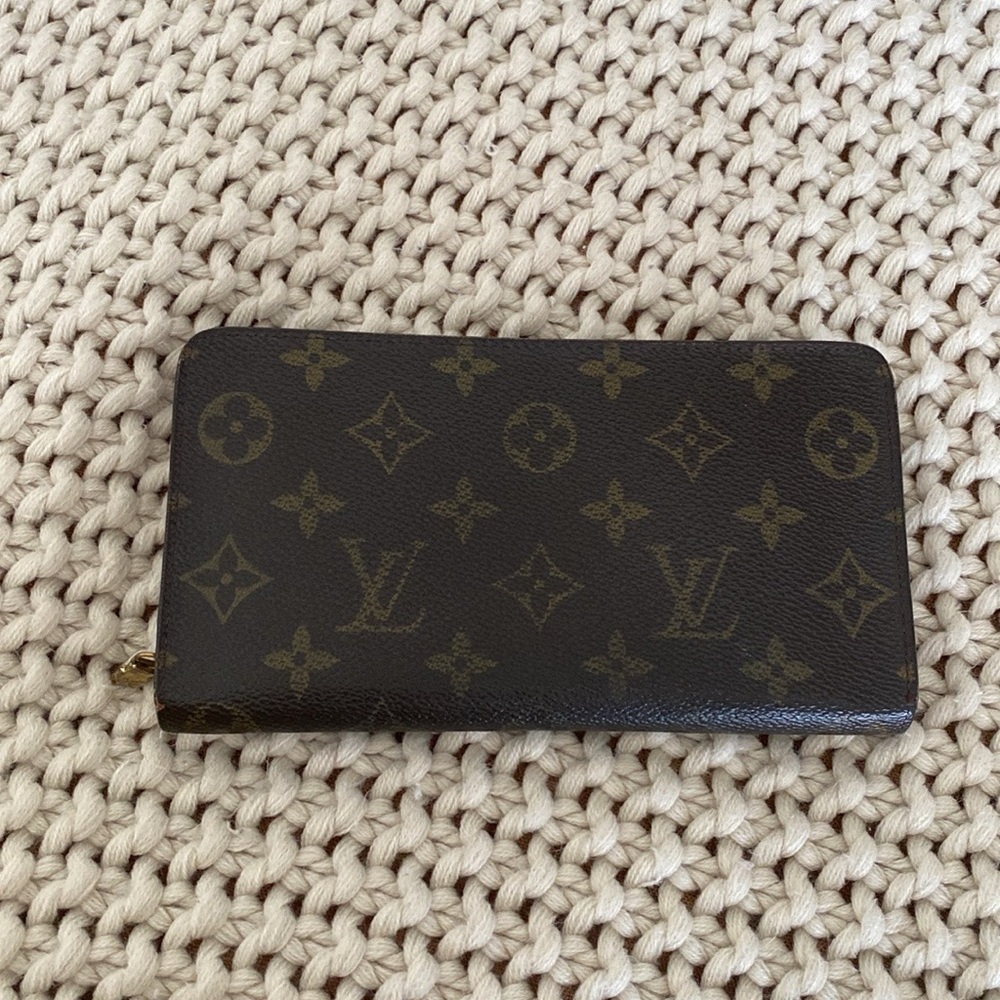 Louis Vuitton porte monnaie zip around wallet | LV zippie wallet
